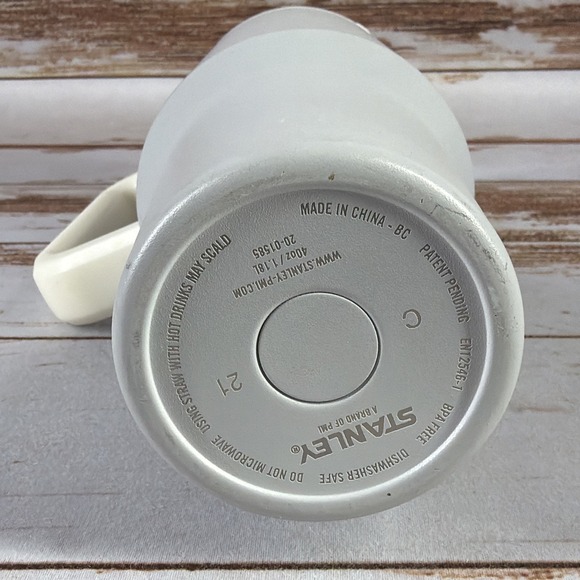 Stanley Adventure Quencher Travel Tumbler 40oz Gray & Cream – Used (No Straw) - Picture 5 of 5